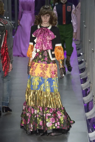 Look 77